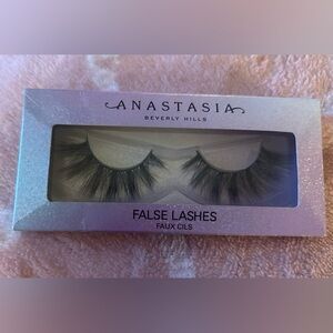 Anastasia Beverly Hills Fasle Eyelashes